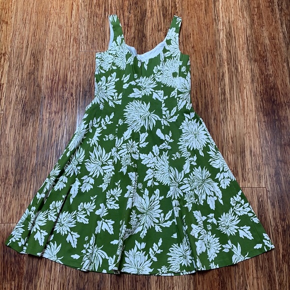 Jones Studio green floral sleeveless fit and flare dress size 8 - Picture 4 of 6